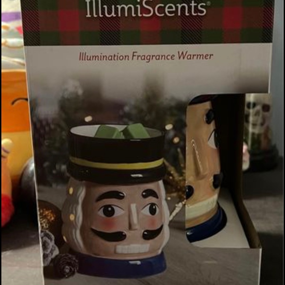 IllumiScents Nutcracker Wax Warmer